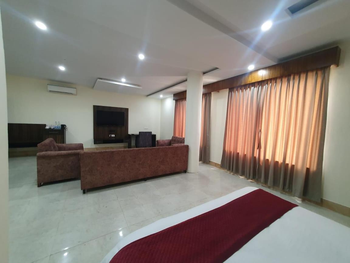 Akash Hotel Managed By Jk Hotels & Resorts Kathua Экстерьер фото