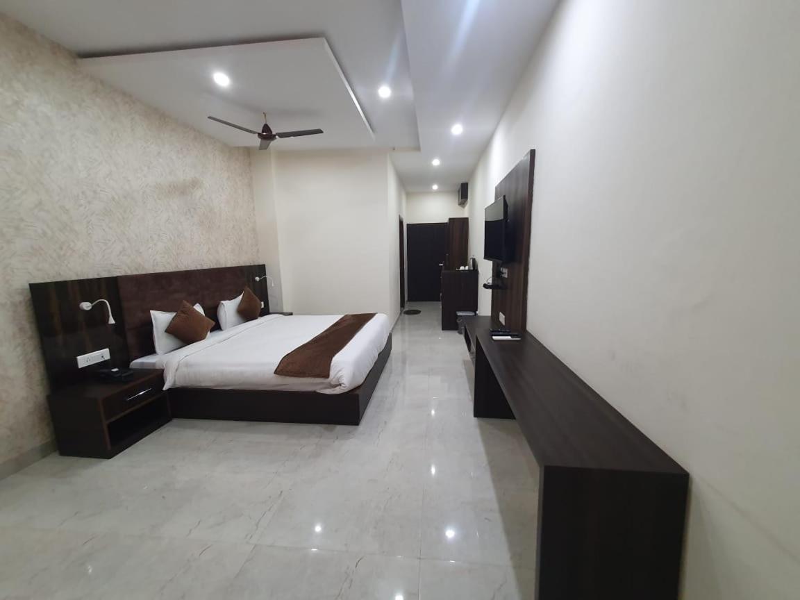 Akash Hotel Managed By Jk Hotels & Resorts Kathua Экстерьер фото